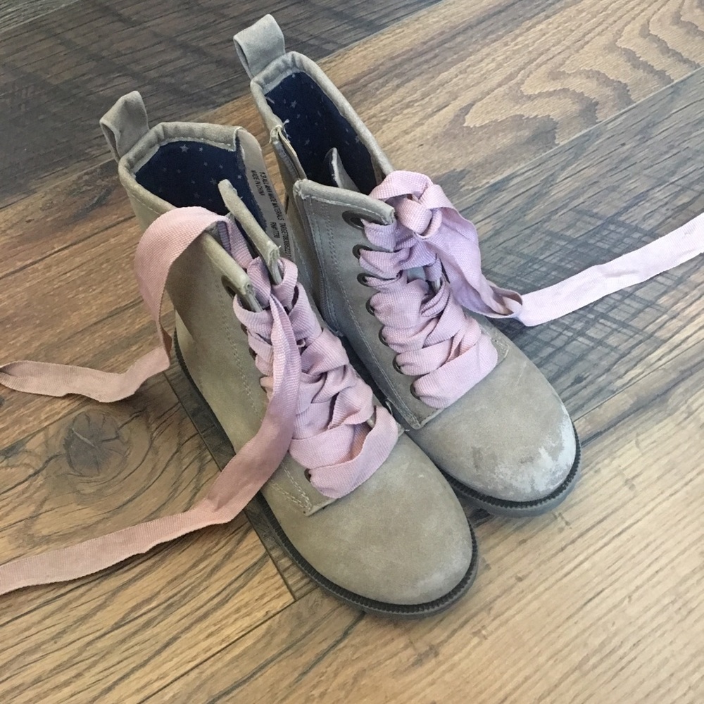 Cat n jack boots